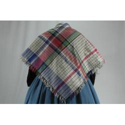 Mantón de seda de cuadros.