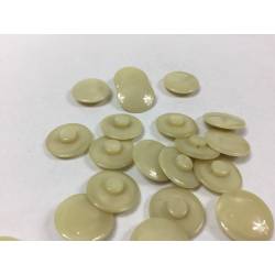 Botones de color marfil. Antiguos.