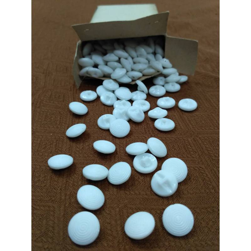 Botones antiguos de pasta