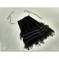 Antiguo delantal de terciopelo y abalorios