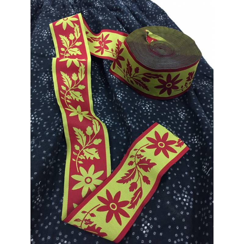 Cinta modelo bellotas. 6 cm rojo vivo