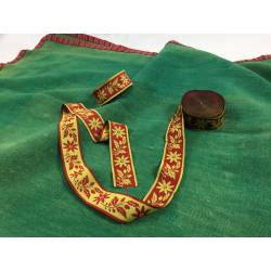 Cinta modelo bellotas. 4 cm rojo intenso