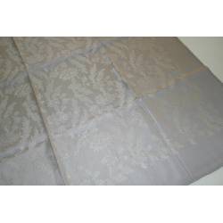 Pañuelo de seda brocado.