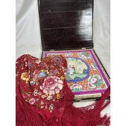 Antiguo mantón de Manila...