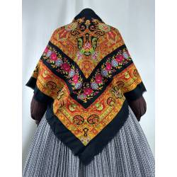 Gran pañuelo estampado. 160 cm