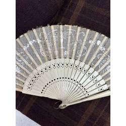 Antiguo abanico blanco