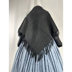 Antiguo mantón de merino liso