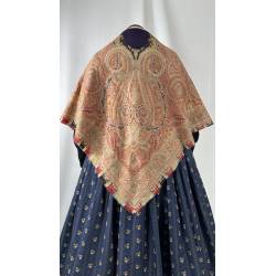 Antiguo pañuelo de merino fino