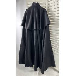 Antigua capa grande de paño...