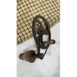 Antigua bobinadora manual