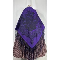 Pañuelo de gro morado. Mantón