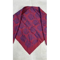 Pañuelo rojo y azul
