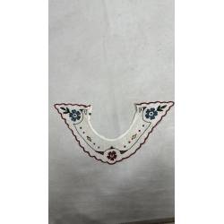 Antiguo cuello de batista...