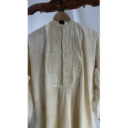 Antigua camisa de holandilla