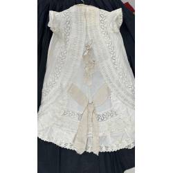 Antiguo vestido de cristianar