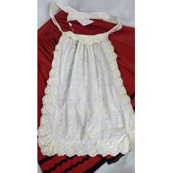 Antiguo delantal bordado