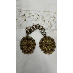 Antiguo broche dorado
