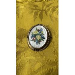 Antiguo broche con flores